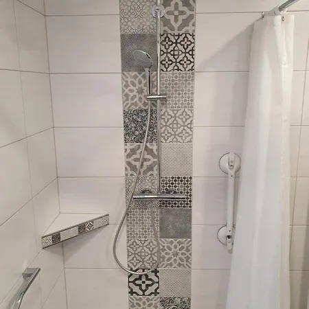 公寓 Gaestehaus Am Bahnhof 诺德代希
