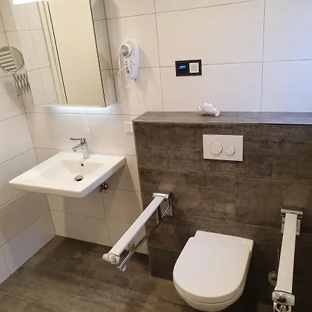 Gaestehaus Am Bahnhof Apartment
