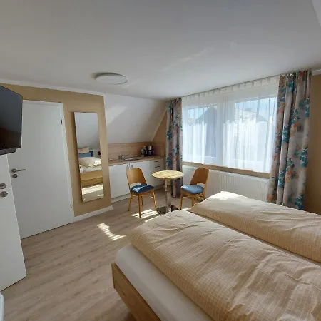 公寓 Gaestehaus Am Bahnhof 诺德代希